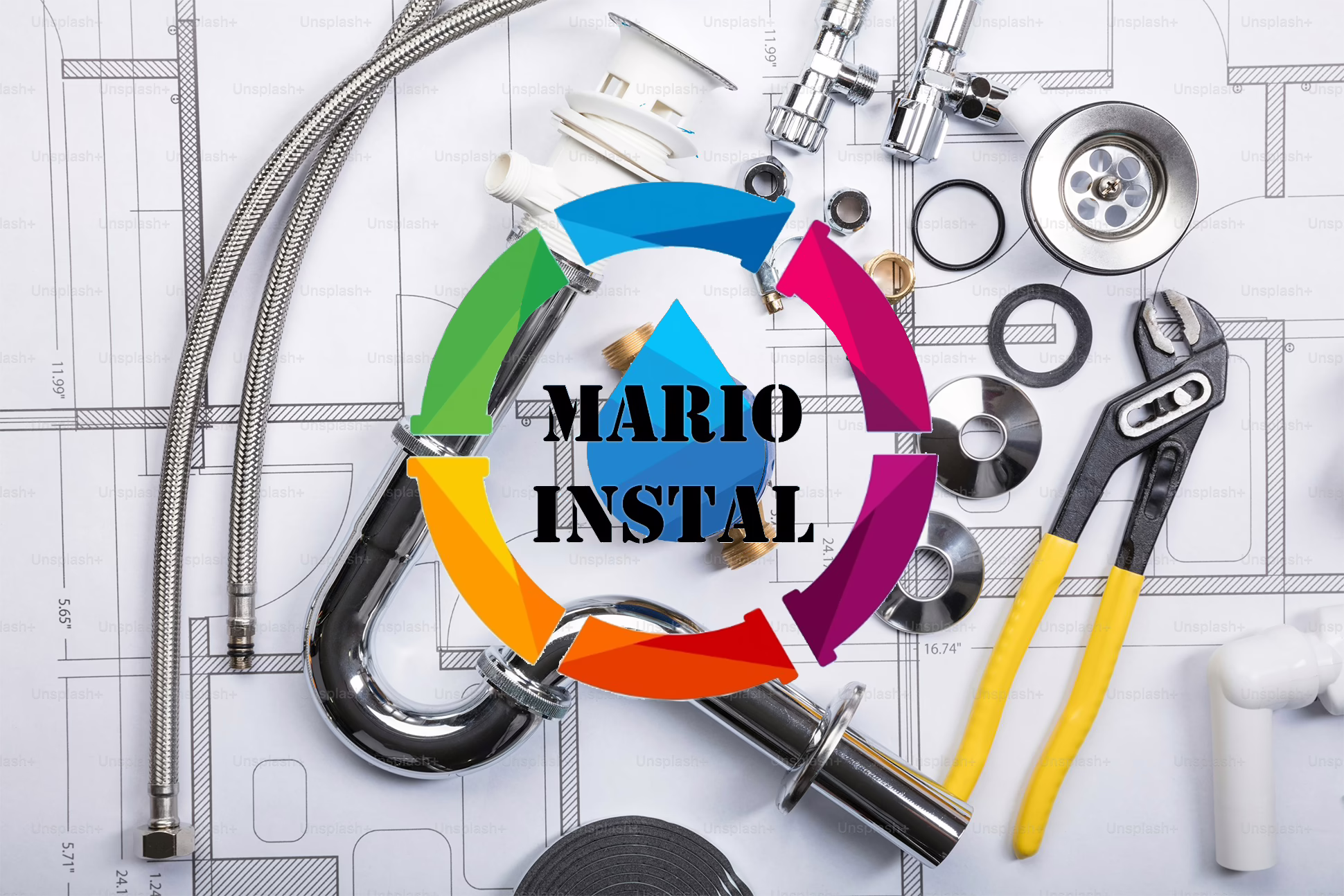Herramientas de fontanería y piezas sobre planos técnicos, con el logotipo de Mario Instal en el centro.